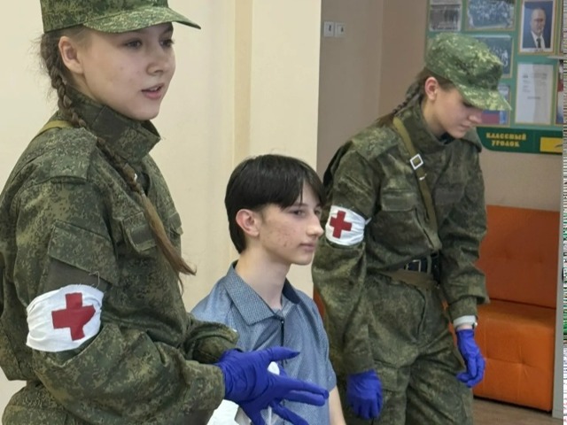 "Санинструктор".